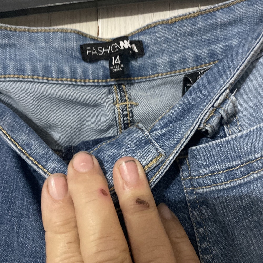 Fashion Nova Skinny Two Tonal contrast Raw Hem Denim Stretch Jeans Size 14 - Picture 4 of 10